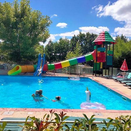 Camping Fontaine Du Roc Guest House Devillac Exterior foto